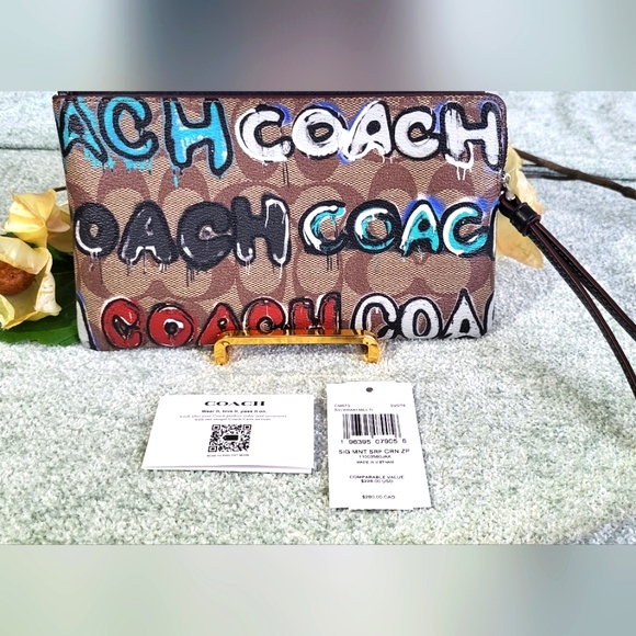 Coach X Mint + Serf Graffiti Print Larger Corner Zip Wristlet - Picture 2 of 8